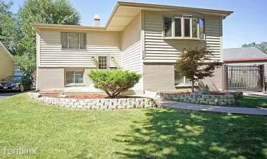 Main picture of 112 Hickory St