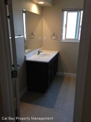 Main picture of 33 Lodato Ave