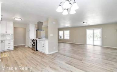 Main picture of 17407 Camden Dr