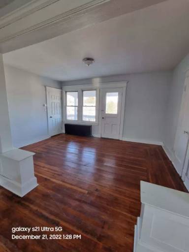 Main picture of 134 Lockhart Ave