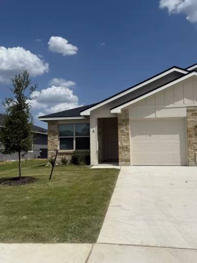 Main picture of 912 Cherry Laurel Ln