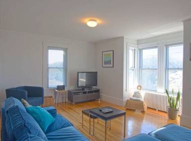 Main picture of 11 S Kilby St