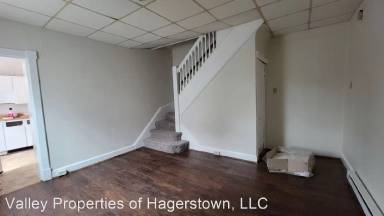 Main picture of 302 Jefferson St