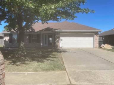 Main picture of 10915 E 118th Ct N