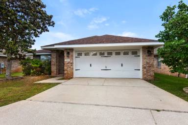 Main picture of 9761 Leeward Way