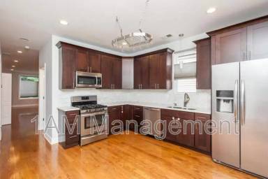 Main picture of 3242 N Ridgeway Ave