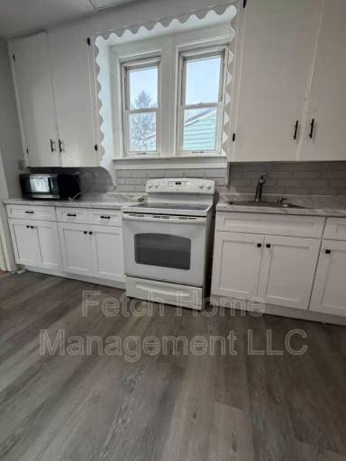 Main picture of 569 W Philadelphia St