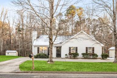Main picture of 805 Valley Oak Dr