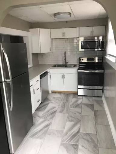 Main picture of 725 S Grand Ave