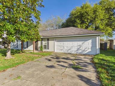 Main picture of 303 Breton Dr