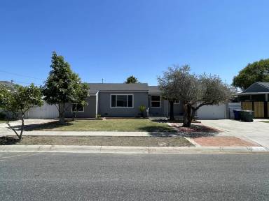 Main picture of 4552 Howard Ave