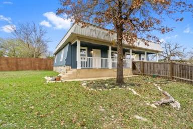 Main picture of 1302 S Quinlan Park Rd