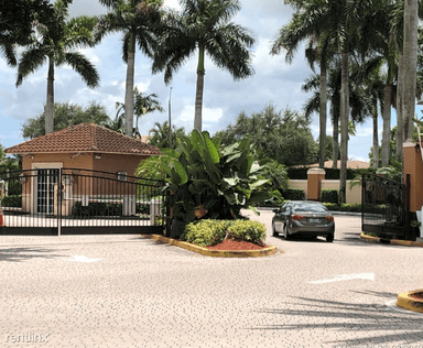 Main picture of 2113 Renaissance Blvd