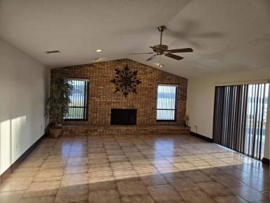 Main picture of 887 W Lake Holden Pt
