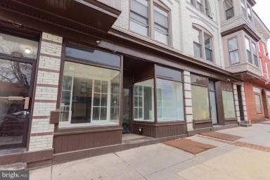 Main picture of 251 N Queen St