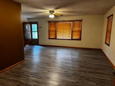 Main picture of 119 S Byers St