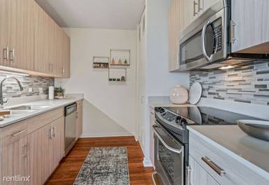 Main picture of 429 W Ohio St