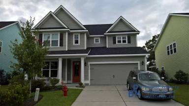 Main picture of 2597 Larch Ln