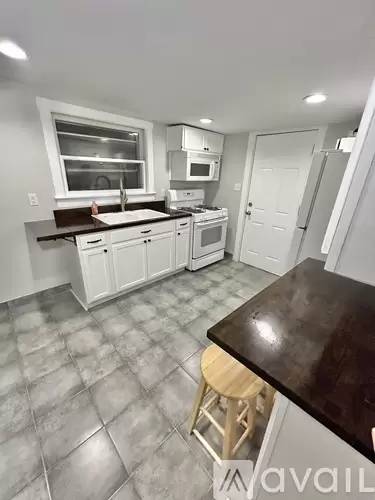 Main picture of 326 E Broad St