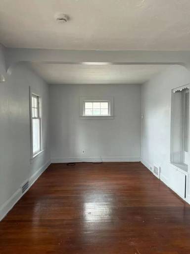 Main picture of 12613 Revere Ave