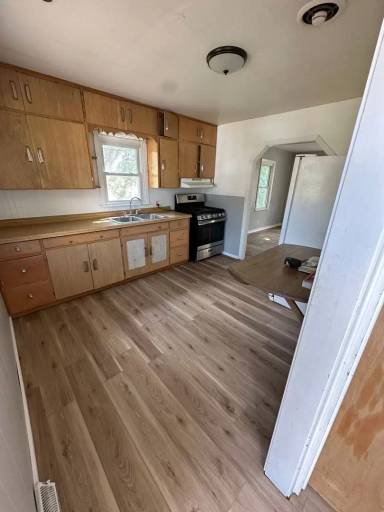 Main picture of 721 10th Ave
