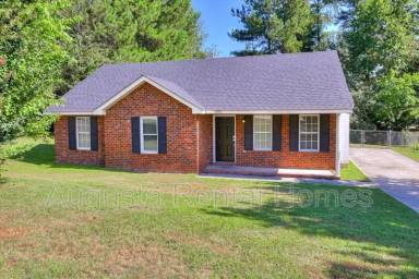 Main picture of 2811 Bennington Dr