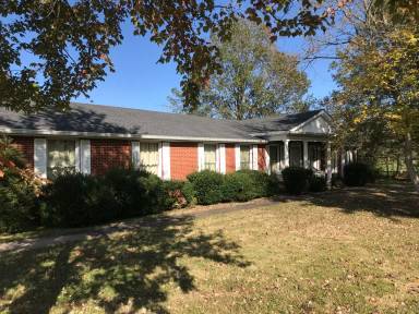 Main picture of 285 Poplar Hill Rd