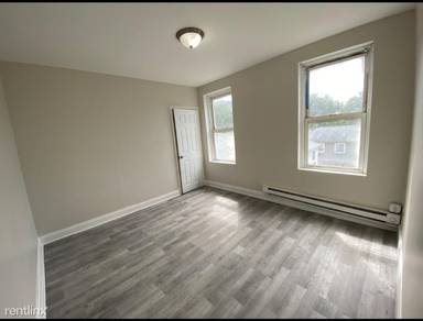 Main picture of 2400 Cambreleng Ave