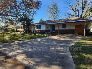 Main picture of 3522 S Toledo Ave