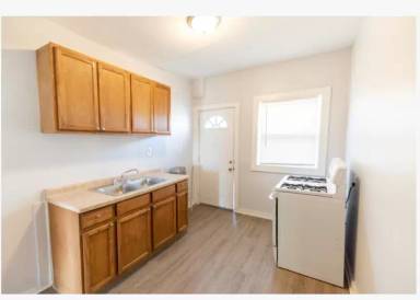 Main picture of 6124 S King Dr