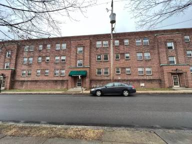 Main picture of 25 N Franklin St