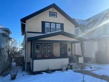 Main picture of 814 E 8th St
