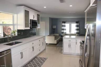 Main picture of 5841 SW 56th Ter
