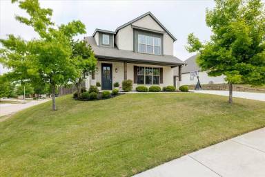 Main picture of 560 Inwood St