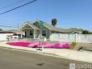 Main picture of 1780 1/2 Anaheim Ave