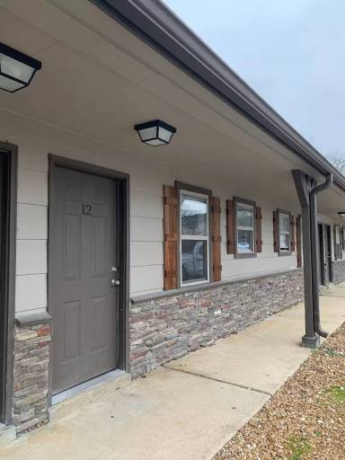 Main picture of 601 N Caraway Rd