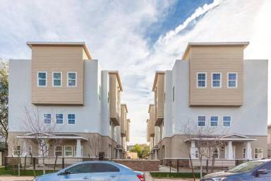 Main picture of 615 N 6th Ave