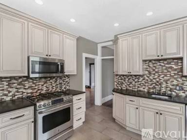 Main picture of 39 Rosemont St