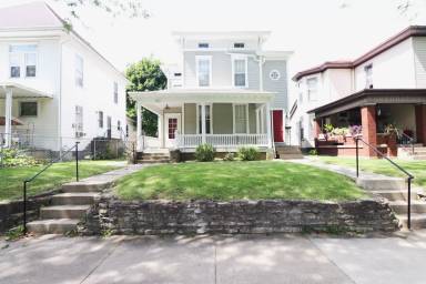 Main picture of 70 1/2 S 18th St