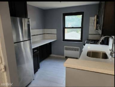 Main picture of 379 Church St