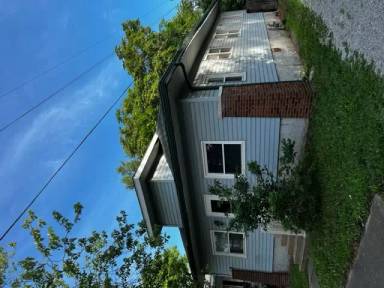 Main picture of 1810 Park St