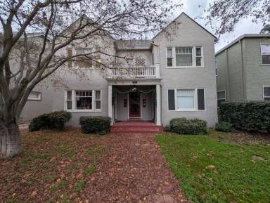 Main picture of 920 35th St