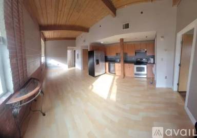 Main picture of 147 Centre St
