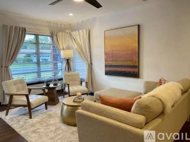 Main picture of 374 Pinewood Ln