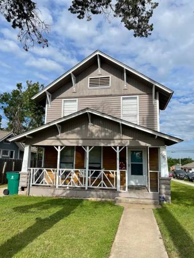 Main picture of 1161 N McKinley Ave