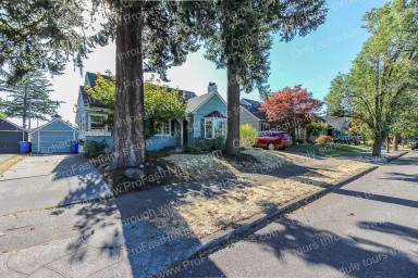 Main picture of 1612 NE 62nd Ave