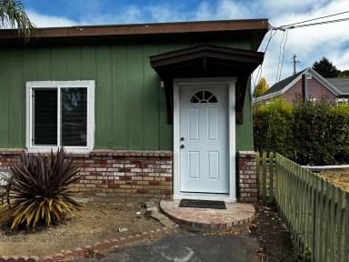 Main picture of 4941 E Walnut St