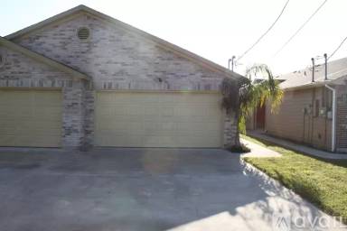 Main picture of 912B S Kossuth St