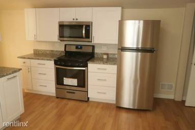 Main picture of 2651 N Marshfield Ave