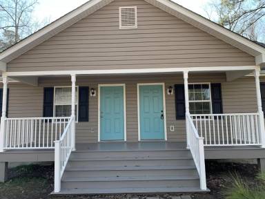 Main picture of 16 Moores Pointe Rd